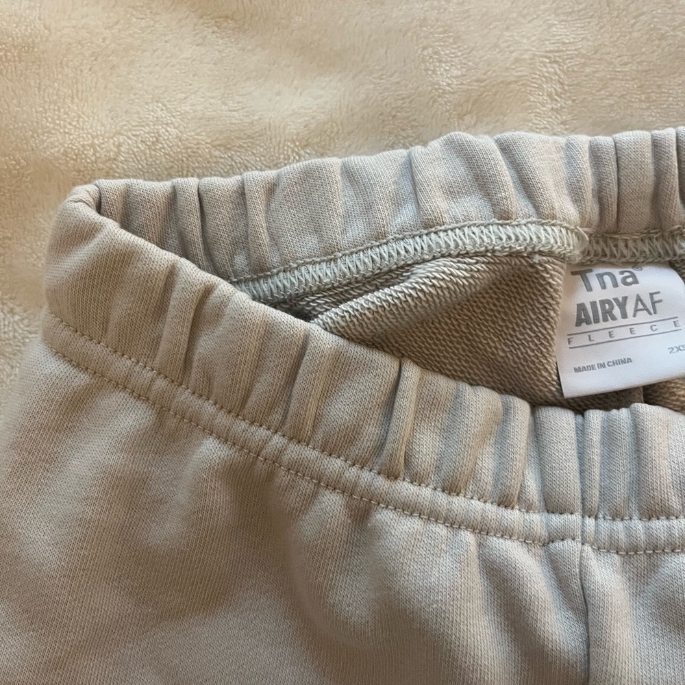 TNA Airyaf Fleece Shorts in Cream - Picture 3 of 7